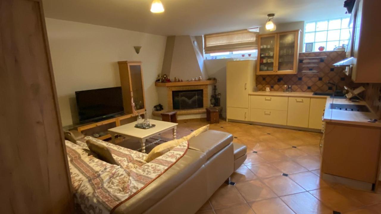 Seaside Family Apartment - Kalamata Faraí Esterno foto